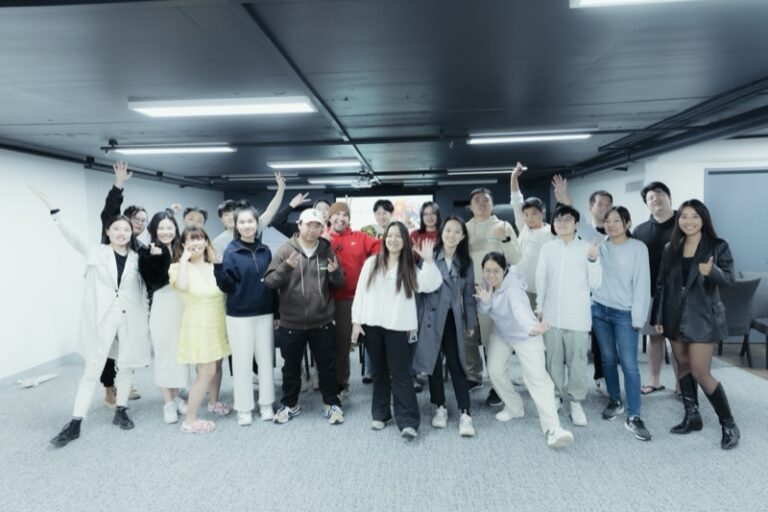 James hosting an Aussie Workplace Workshop in Brisbane